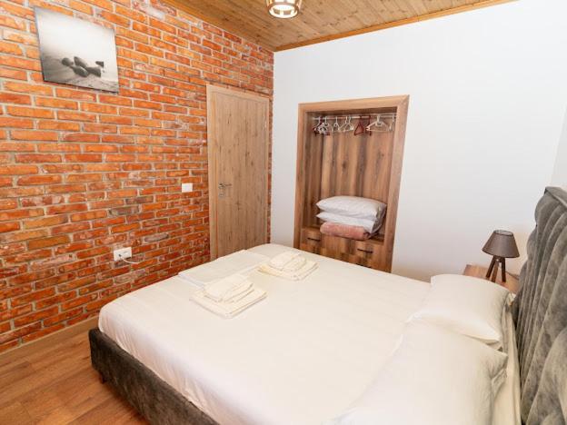 Roel Apartments Sarandë エクステリア 写真