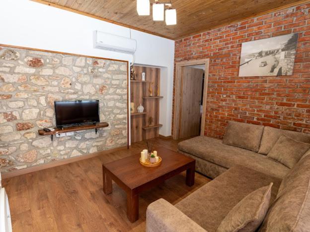 Roel Apartments Sarandë エクステリア 写真