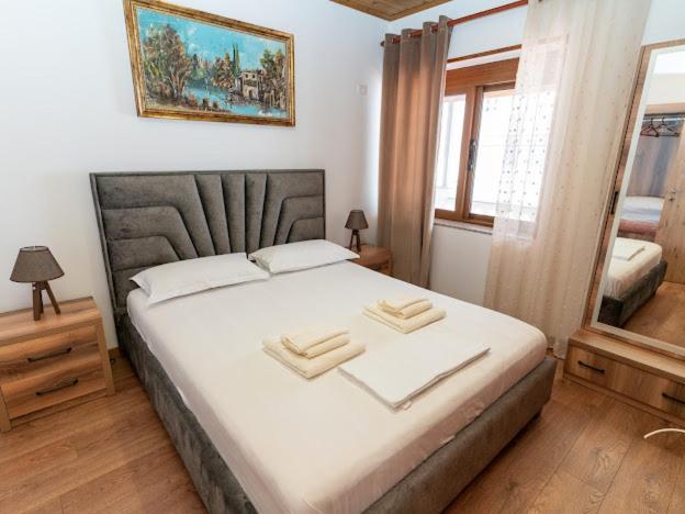 Roel Apartments Sarandë エクステリア 写真