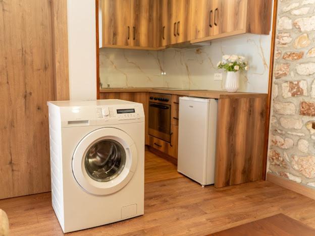 Roel Apartments Sarandë エクステリア 写真
