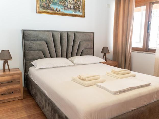 Roel Apartments Sarandë エクステリア 写真