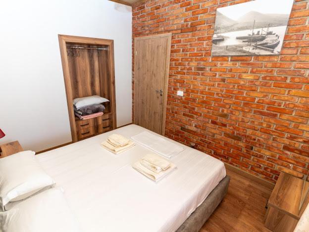 Roel Apartments Sarandë エクステリア 写真