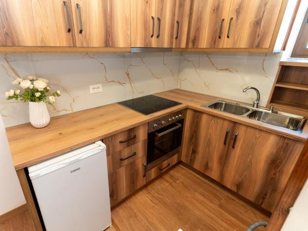 Roel Apartments Sarandë エクステリア 写真
