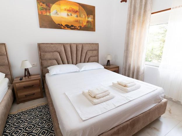 Roel Apartments Sarandë エクステリア 写真