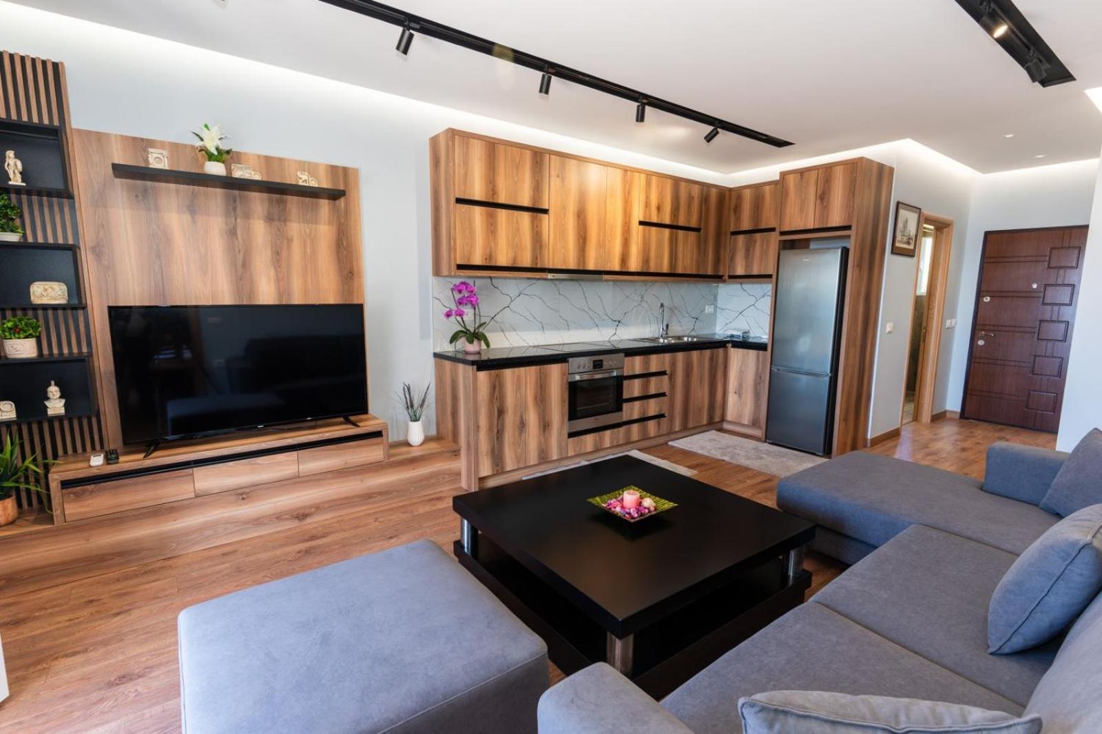 Roel Apartments Sarandë エクステリア 写真