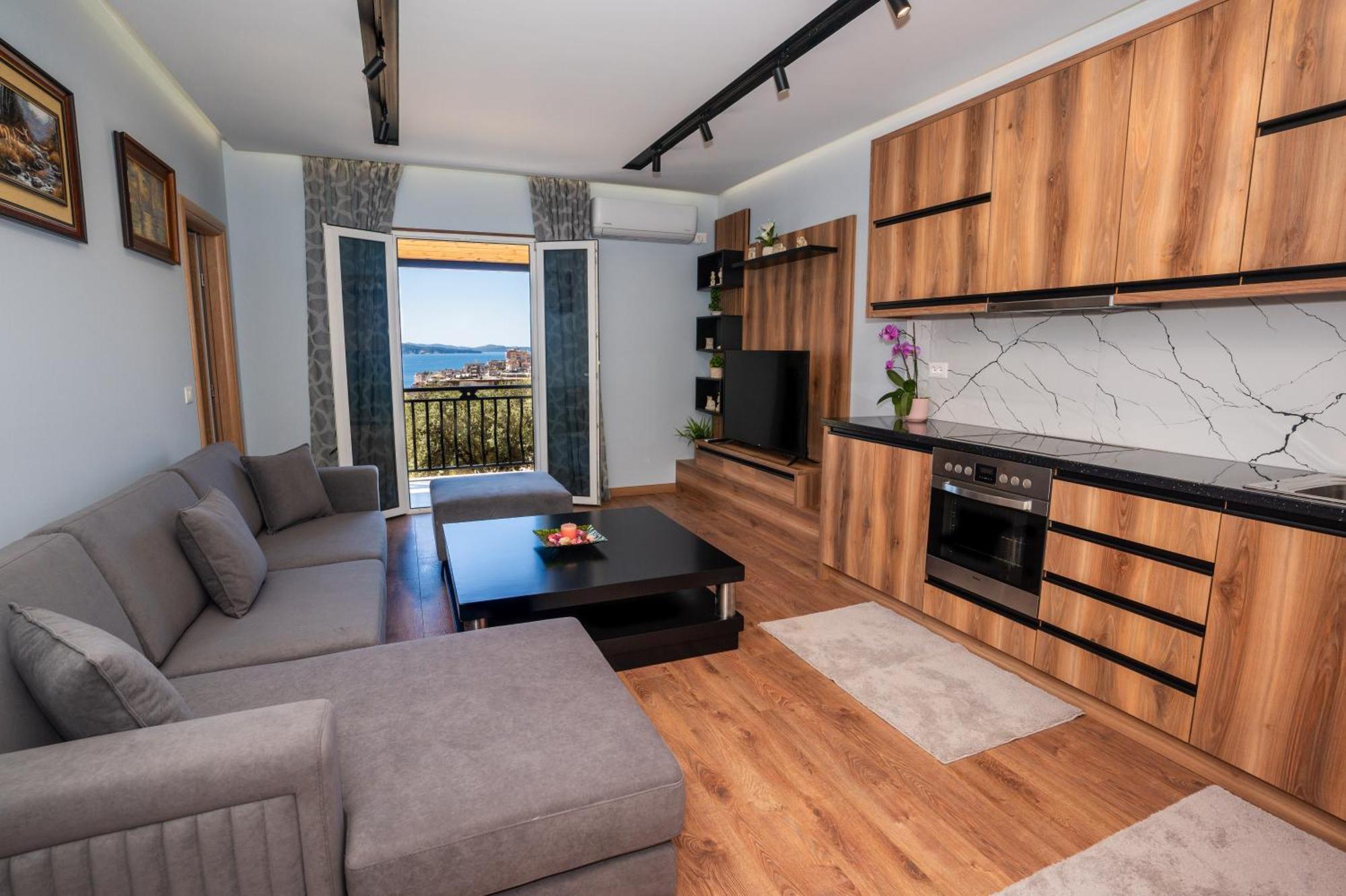 Roel Apartments Sarandë エクステリア 写真