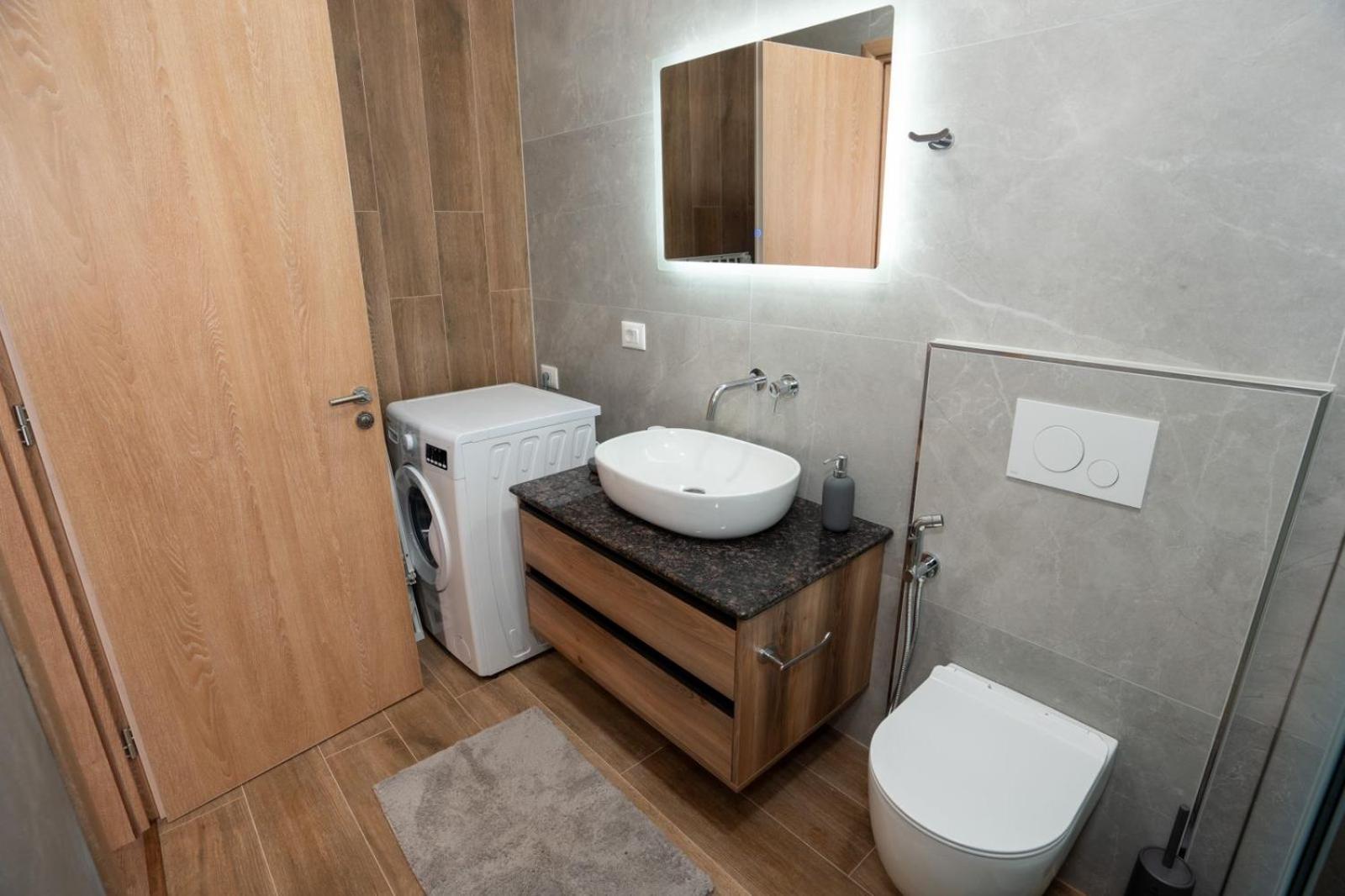 Roel Apartments Sarandë エクステリア 写真