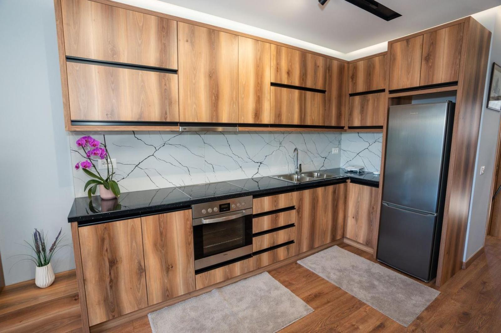 Roel Apartments Sarandë エクステリア 写真