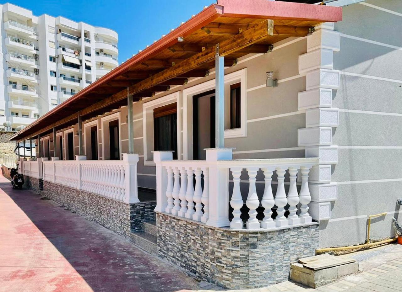 Roel Apartments Sarandë エクステリア 写真
