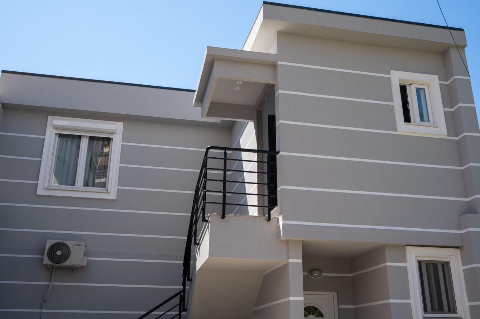 Roel Apartments Sarandë エクステリア 写真